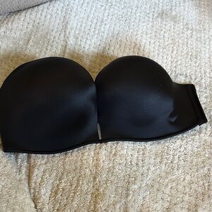 Elegant Black Strapless Bra
